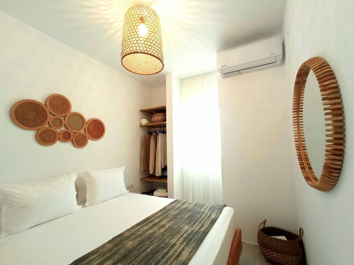 Beach Apartment Thalia With Hot Tub And Sea View アギオス・プロコピオス エクステリア 写真