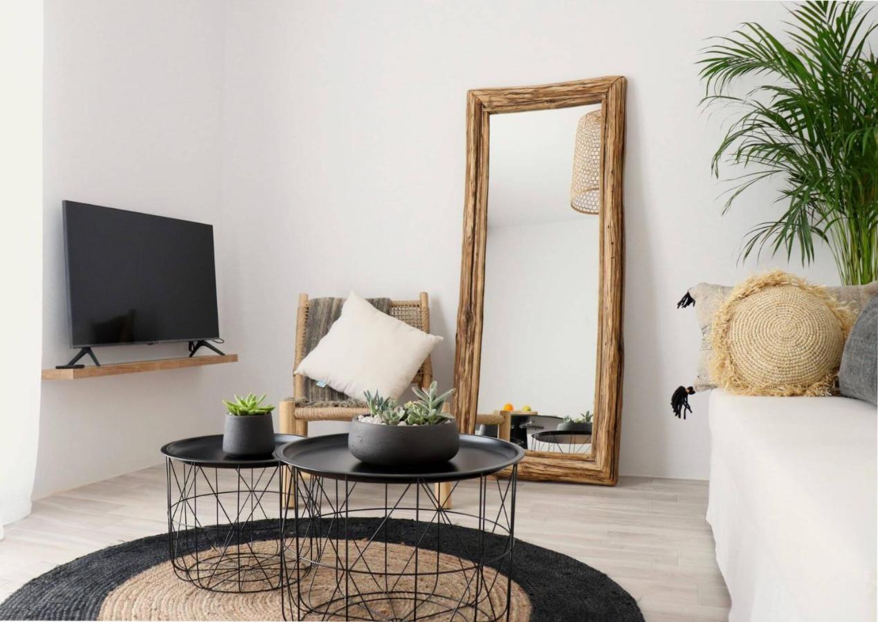 Beach Apartment Thalia With Hot Tub And Sea View アギオス・プロコピオス エクステリア 写真