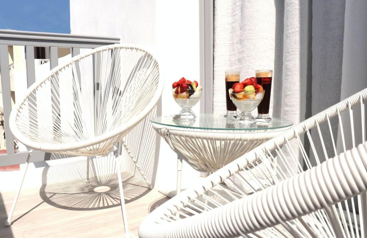 Beach Apartment Thalia With Hot Tub And Sea View アギオス・プロコピオス エクステリア 写真