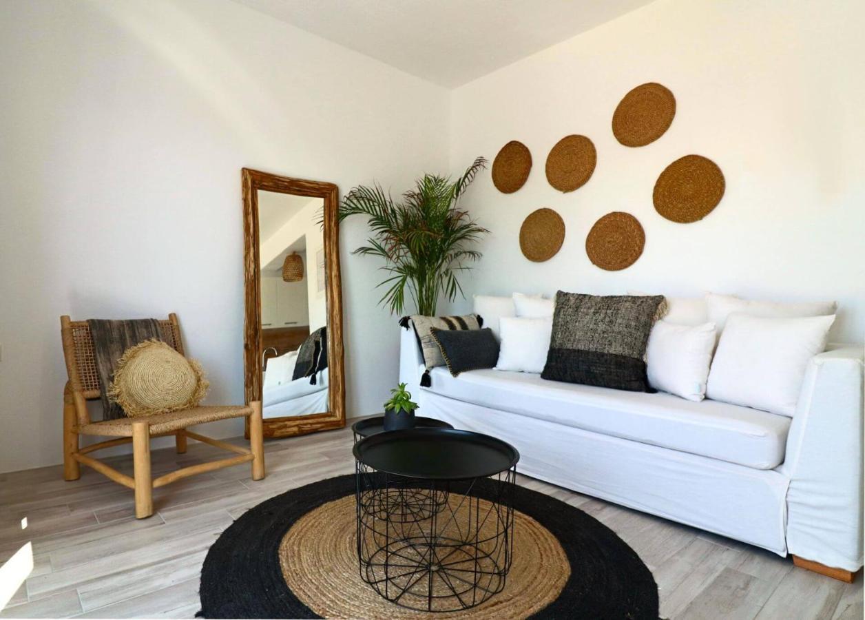 Beach Apartment Thalia With Hot Tub And Sea View アギオス・プロコピオス エクステリア 写真